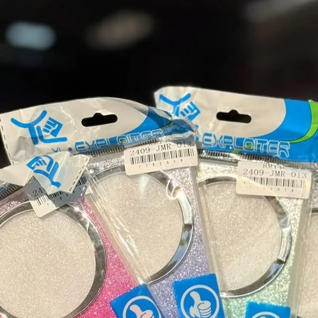 Anillos y accesorios para celular en blister